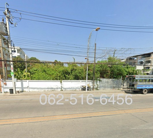 ขายที่ดิน 300 วา ติดถนนบางศรีเมือง อำเภอเมือง อยู่ในย่านเจริญมาก  เหมาะสร้างสำนักงาน บ้านหรู หรือซื้อเพื่อการลงทุน ที่ดินละแวกนี้ปรับราคาขึ้นมาก ใกล้ที่ดินมีตลาด มีปั๊มน้ำมันที่ดินล้อมรั้วไว้แล้ว ที่ดินสี่เหลี่ยมจัตุรัสขนาดหน้าที่ดินกว้าง 34 เมตร ขายเพียง 29 ล้านสนใจติดต่อโทร 062-5166456FB : https://www.facebook.com/KritthanaProperty/Line: @kaiteedee#ที่ดินถนนบางศรีเมือง #ที่ดินนนทบุรี  #ที่ดินสร้างบ้�