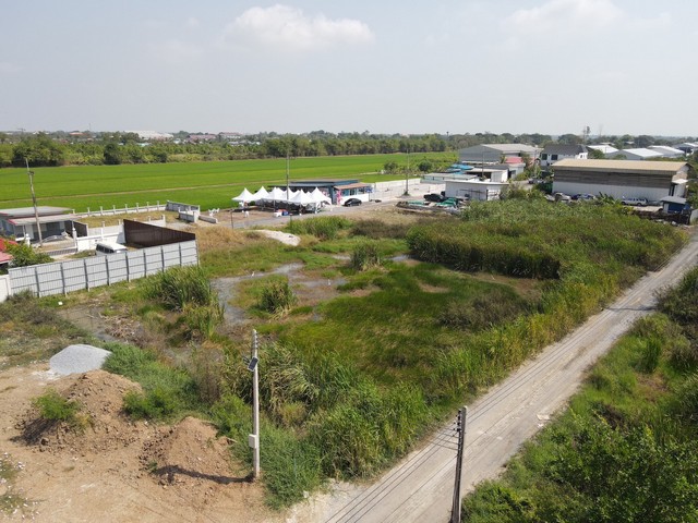 ถูกมาก ที่ดินคลอง 10 ลำลูกกา จ.ปทุมธานี 200ตรว. 1.25ลบ.เท่านั้น T. o86-3ol-6l6lเหมาะลงทุนทำโกดัง บ้านพัก  ออฟฟิศ ลงทุนระยะยาวพิกัด  คลอง11 ต.บึงทองหลาง อ.ลำลูกกา ปทุมธานีเนื้อที่ 200 ตรว.  ราคา 1,250,000 บาทมี 2 แปลงสอบถาม/นัดเยี่ยมชม T.วรุณรัตน์ 086-301-6161   o86-3ol-6l6l-ปะปาไฟฟ้าหน้าแปลง-หน้ากว้าง 23 ลึก 34.78 เมตร-ถนนหินคุกกว้าง 10 เมตร-ถมประมาณ 80 เซ็น-ถมไม่เยอะ มีเพื่อนบ้าน-เหมาะทำบ้าน โกดัง  โฉนดครุแดง ฟรีค่า�