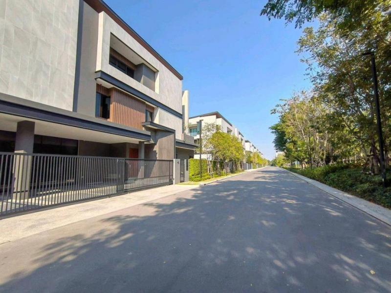 HR 6421 ให้เช่าบ้านหรู Pool Villa 3 ชั้น พร้อมลิฟท์ THE HONOR YOTHINPATTANA ใกล้ทางด่วนเอกมัย รามอินทรา CDC