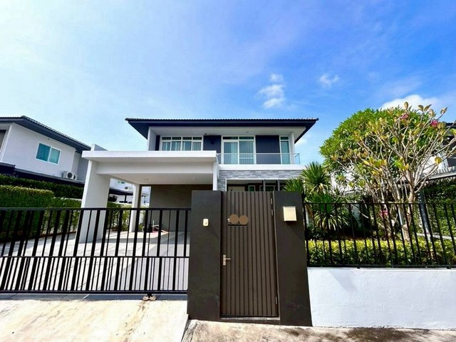 บ้านหลังใหญ่ 2 ชั้น วิวทะเลสาบ ใกล้เมือง เดินทางสะดวก มัณฑนา