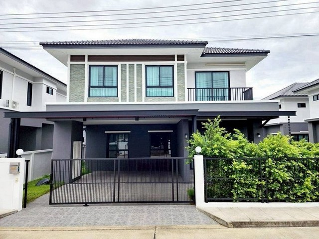 บ้านเดี่ยวหลังใหญ่ 2 ชั้น รีโนเวทใหม่ทั้งหลัง พร้อมอยู่ สันกำแพง