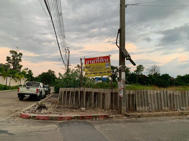 ขายที่ดิน 233.5 ตารางวา ถมสูง หมู่บ้านเอกชัยเลควิลล์   บางบอน  แปลงมุมสวย ติดถนน 2ด้าน  ทำเลติดน้ำด้านหลัง   ZB122