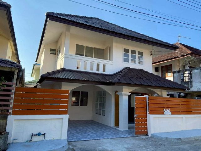 ขายเพียง 1.99 ล้าน #ม.หลักชัย – #สันนาเม็ง #สันทราย บ้านเดี่ยว 2 ชั้น #รีโนเวทใหม่ทั้งหลัง พร้อมเข้าอยู่ #ตรงข้ามตลาดแม่กวง