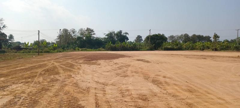 ขายที่ดิน ทำเลดีปรับถมเรียบร้อยแล้ว ขายถูกมากๆ เฉลี่ย ตรว.ละ 3,526 เท่านั้น ติดถนน เหมาะทำการจัดสรรขายหรือเพื่อการลงทุน เชียงใหม่ที่ตั้ง : ถนนหมู่บ้านสหกรณ์ ต.แม่แฝก อ.สันทราย จ.เชียงใหม่ขนาดเนื้อที่ : 8 ไร่ 3 งาน 45 ตารางวามีน้ำประปาไฟฟ้าครบ อยู่ในชุมชน ใกล้ร้านค้า สะดวกทุกอย่าง บรรยากาศดีมองเห็นวิวดอยได้อย่างสวยงาม เหมาะสำหรับทำการจัดสรรขายหรือเพื่อการลงทุ�