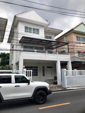 ให้เช่าบ้านเดี่ยว3ชั้น ใกล้ MRT ห้วยขวาง   ซอย ประชาราษฎร์บำเพ็ญ 26 , รัชดา18 , ลาดพร้าว80,