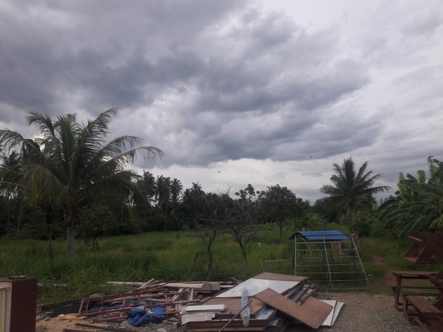 ขายถูก ด่วน!  ที่ดินเปล่าติดโรงเรียนเอกชน  16-0-37 ไร่ที่ดิน ซอยเอกชัย 112 แขวงบางบอน เขตบางบอน  กรุงเทพฯทำเล : ถนนเอกชัย ซอย 112  แขวงบางบอน  เขตบางบอน กรุงเทพฯราคาขาย    16,250 / ตารางวา                    6,500,000 / ไร่การเดินทาง  ✔️  จากถนนเอกชัย เลี้ยวเข้าซอยเอกชัย 112 ไปประมาณ  700  ม.ถึงคลองรางไผ่ ข้ามสะพานข้ามคลองไป ซ้ายมือเป็นโรงเรียนเอกชน สุดเขตโรงเรียน ถึงที่ดิน                                                                              