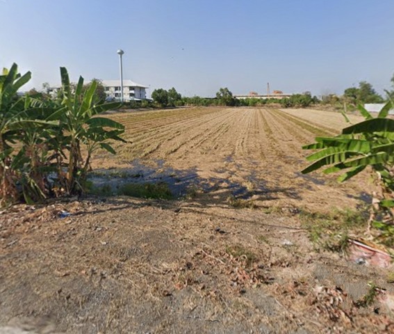  ขายที่ดินแปลงสวย ทำเลศักยภาพสูง ปทุมธานี เนื้อที่ 5ไร่ ราคา 27,500,000 บาท (เพียงไร่ละ 5,500,000 บาท) เท่านั้น ทำเล: •ติดถนนเลียบคลองกำนันเยื้อน •ใกล้ถนนวงแหวนตะวันตก •ใกล้ถนนราชพฤกษ์ •จังหวัดปทุมธานี ผังเมือง :สีเขียว เดินทางสะดวก ใกล้แหล่งคมนาคม รายล้อมด้วย โรงงานอุตสาหกรรม และแหล่งชุมชน เหมาะสำหรับ : •โครงการบ้านจัดสรร •โกดัง / คลังสินค้า •อาคารสำนักงาน / ออฟฟิศ •ธุรก