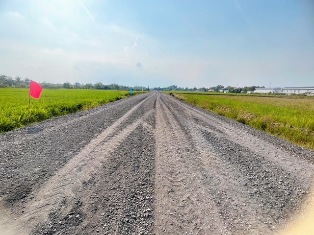 การันดี ถูกสุด ลำลูกกาคลอง10 เริ่ม2.39ล้าน/ไร่ มีหลายแปลง ไฟ3เฟส ถนน9เมตร T. o86-3ol-6l6lต้องรีบค่ะ มาไวไปไวมากค่ะ  การันตรี ถูกสุดละแวกนี้พิกัด คลอง 10 ลำลูกกา ถนนหลักคลอง 10 ฝั่งตะวันออกเข้าจาก ถนนลำลูกกา 2 กม.  ใกล้ จุดขึ้นลงทางด่วนจตุโชติ ลำลูกกา  2.5 กม. ก่อนถึงวัดป่านาพงสอบถาม/นัดเยี่ยมชม T.วรุณรัตน์ 086-301-6161   o86-3ol-6l6l*เนื้อที่ 1ไร่ (400ตรว.) ราคาเพีบง 2.39 ล้าน ฟรีโอน*เนื้อที่ 1.5 ไร่ (600ตรว.) ราค�