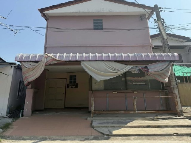   ขาย บ้านเดี่ยว/ทาวน์เฮ้าส์/คอนโด โครงการ สุรนารายณ์ ทาวน์โฮม  ถนน/ซอย ช้างเผือก แยกจากถนนมิตรภาพ ตำบล ในเมือง อำเภอ เมืองนครราชสีมา จังหวัด นครราชสีมา  ราคา    2,150,000   บาท  (ราคาต่อรองได้)  รายละเอียดทรัพย์ -  เนื้อที่ 25.00 ตร.ว    พิกัดทรัพย์ : https://maps.app.goo.gl/ZX2qdBRMCeasX63C7  สถานที่ใกล้เคียง   -แม็คโคร นครราชสีมา -ตลาดสุรนารี -เซ็นทรัล โคราช -โรงพยาบาลเซนต์เมรี่  รหัสทรัพย์ (Code ID)  : PBMS-26-60198   สอบถาม�