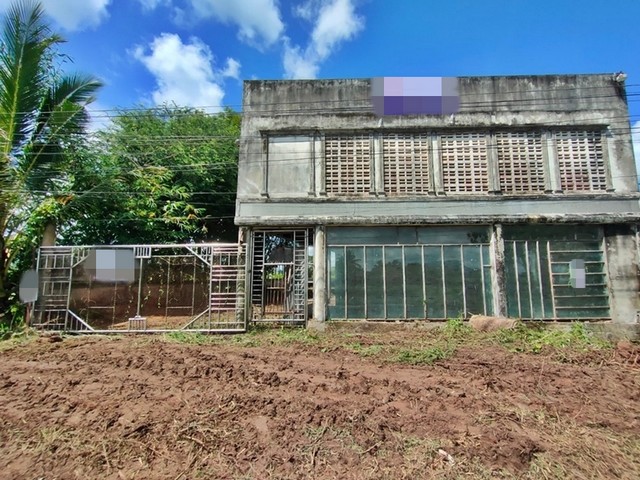 ขายบ้านตึก      ถนนจำบอน-เหมืองง่า อำเภอพาน เชียงราย