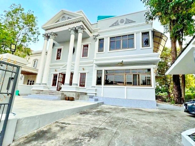 บ้านเดี่ยว 94 ตร.ว. 280 ตร.ม.ให้เช่า 4นอน 3น้ำ 2ชั้นวัดสีสุก400ม.  รพ บางประกอก9 1.39กม.  ทางด่วนดาวคะนอง 900 ม.   เซ็นทรัล พระราม 2 