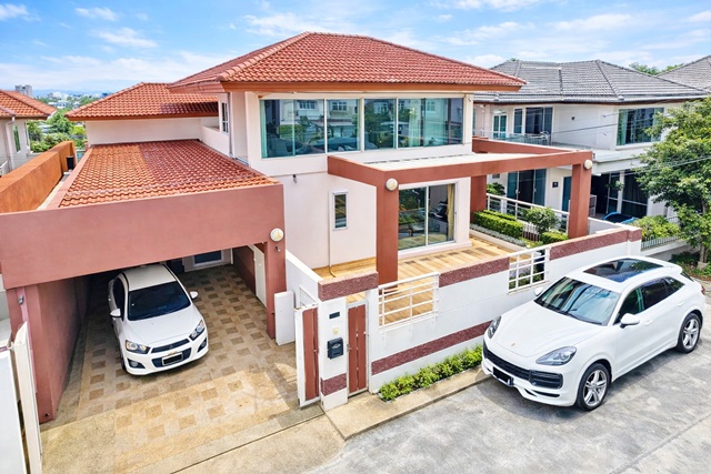 บ้านเปิดโล่งสไตล์โมเดิร์น อ่อนนุช 38-46 BTSบางจาก ให้เช่าบ้านเดี่ยว 2 ชั้น  เฟอร์ครบ 67ตรว. 300ตรม. 3-4นอน 3น้ำ 5จอดรถ 5แอร์