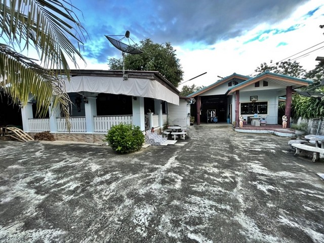 ขายบ้านพร้อมที่ดิน      บ้านเสด็จ ถนนพหลโยธิน ลำปาง