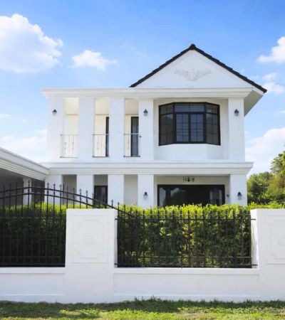 ขาย 8.99 ล้านบาท*บ้านใหม่ ใกล้ มช. นิมมานบ้านริมดอย โซนสุเทพเสร็จพร้อมอยู่ มีหลังเดียวเท่านั้น.รายละเอียดบ้าน• ที่ดิน 70 ตร.วา• พื้นที่ใช้สอย 202 ตร.ม.• 4 ห้องนอน | 3 ห้องน้ำ• จอดรถ 2 คัน• สนามหญ้ากว้าง จัดสวน / ทำโซนนั่งเล่นได้.ราคา 8.99 ล้านบาท(บ้านใหม่แกะกล่อง พร้อมโอน)ฟังก์ชันระบบไฟรองรับ EV Chargerพื้นที่จัดสรรลงตัว โปร่ง โล่งเหมาะอยู่อาศัยระยะยาว หรือถือเป็นทรัพย์สิน Prime Zone.�