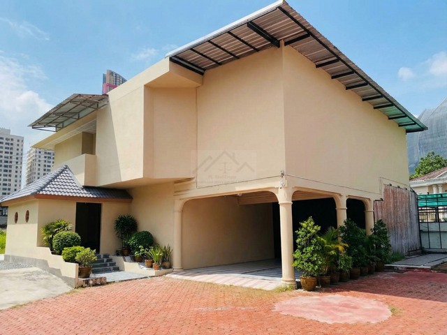 ให้เช่าบ้านเดี่ยวย่านพญาไทแปลงใหญ่ 307 ตรว. อินทามระ 3 จอดรถได้ 10 คัน เหมาะทำออฟฟิศ, คลินิก, สตูดิโอ, ธุรกิจหน้าร้าน