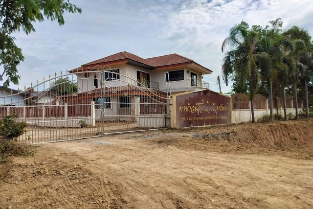 ขายที่ดินพร้อมสิ่งปลูกสร้าง ( บ้าน ,โกดัง ) ถนนพิษณุโลก - วัดโบสถ์ จังหวัดพิษณุโลก