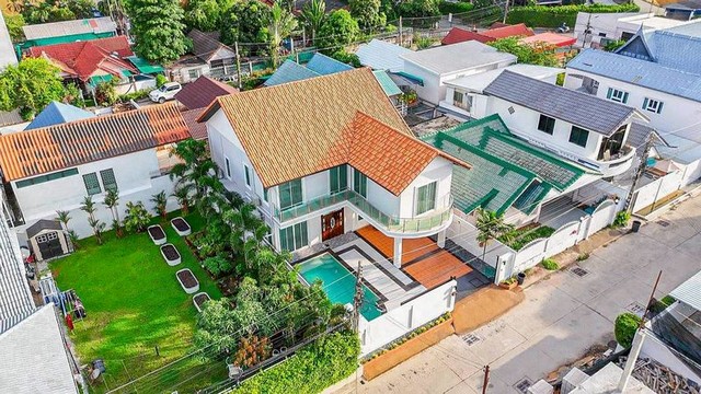 ขายพูลวิลล่าหรู ทำเลพัทยาใต้ ฟังก์ชันเทียบระดับรีสอร์ท FP-H01647  