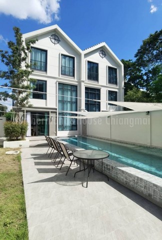 บ้าน 3 ชั้น สไตล์อังกฤษ วิวดอยสุเทพ น้ำไม่ท่วม ป่าแดด 