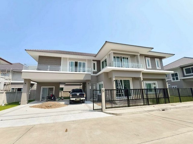 บ้านใหม่หลังใหญ่ 2 ชั้น วัสดุพรีเมียม PregoGreen สันกำแพง 