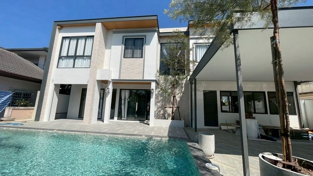 บ้านหรูหลังใหญ่ 2 ชั้น ทำเลดี ใกล้เมือง บรรยากาศเงียบสงบ เมืองเชียงใหม่