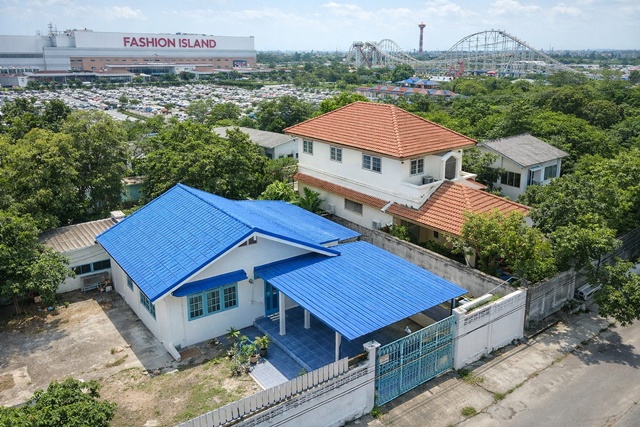 สวนสยาม MRT รามอินทรา 83 1 กม.แฟชั่น 800 ม. ให้เช่าบ้าน  2 นอน 1น้ำ ใกล้  ขนาด 56 ตร.ว. 224 ตร.ม.  รพ.นพรัตน์ราชธานี 500 ม.