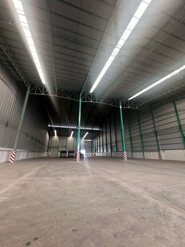 CH1164 ให้เช่าคลังสินค้าขนาดใหญ่ 3,600 ตรม. ย่าน ไทรน้อย นนทบุรี