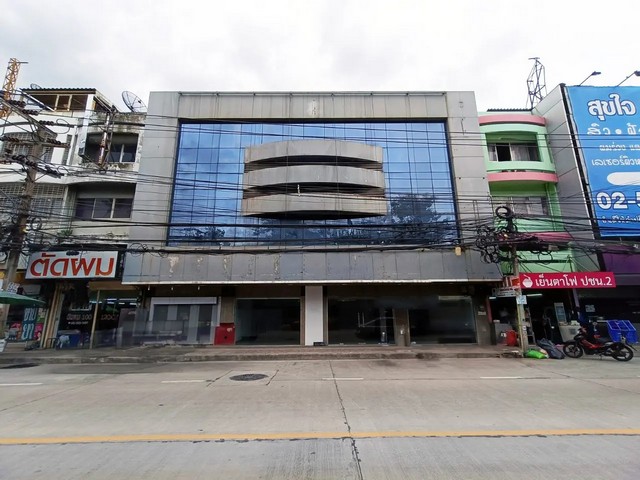   ขาย สำนักงาน ถนนสามัคคี นนทบุรี ราคาโปรโมชั่น ลดพิเศษ ถนน สามัคคี ตำบล ท่าทราย อำเภอ เมืองนนทบุรี จังหวัด นนทบุรี  ราคาโปรโมชั่น  25,605,000  บาท    ลดจาก  27,200,000  บาท ราคาโปรโมชั่นตั้งแต่วันที่  2 มีนาคม - 31 พฤษภาคม 2569  รายละเอียดทรัพย์ -  เนื้อที่ 56.00 ตร.ว.  พื้นที่ใช้สอย 704 ตร.ม. -  บ้านหันไปทางทิศ เหนือ  พิกัดทรัพย์ :  https://maps.app.goo.gl/EVmd3aVmxyGW2v5J8  สถานที่ใกล้เคียง   -  มหาวิทยาลัยธุรกิจบัณฑิตย์ 1.60 กม. -  