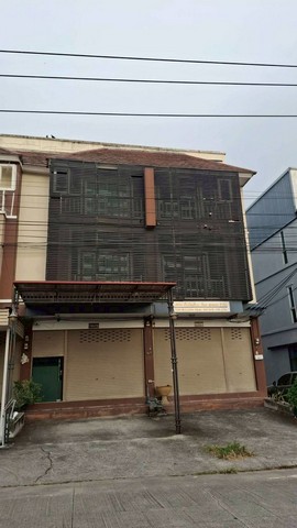 รายละเอียด :ตึก 3ชั้น เป็นอาคารพาณิชย์กั้นห้องตกแต่งไว้พร้อมอยู่ราคาขาย 3.95 ลบ.ค่าโอน อากร ภาษี50/50ชั้น 1 ติดกระจกกั้นห้องเป็นสัดสวน- ด้านหลังมีครัวบิ้วอินท์เป็นสัดสวนและห้องทานข้าว- ด้านหลังสามารถจอดรถได้ชั้น 2 มี 2 ห้องนอน 1 ห้องน้ำชั้น 3 มี 2 ห้องนอน 1 ห้องน้ำมีระเบียงด้านหลังด้านหน้ามีเฟอร์นิเจอร์ 3 มีเฟอร์นิเจอร์พร้อมอยู่อาศัยตู้เย็น โทรทัศน์ เครื่องทำน้ำอุ