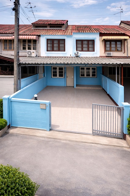 ให้เช่า-ขาย ทาวน์โฮมใหญ่มาก 2ชั้น เพชรเกษม69 เลียบคลองฝั่งเหนือ12 ถูกที่สุดในฝั่งธนบุรี 5,999B-M 2 นอน ต่อเติมหน้าหลังแล้ว เอกชัย บางบอน 1.29ล้านบาท 160 ตรม. 20ตรว.near main road Phetkasem69 LiapKhlongPhasiCharoenFangNuea12 The cheapest in Thonburi! 5,999THB-month.  2Storey Ekachai BangBon3 2bed 2Bath 1.39Million Baht 160sqm. 20sqwa.160 ตรม. 20ตรว. 160 sqm. 20sqwa. แขวงหนองแขม เขตหนองแขม กรุงเทพมหานคร 10160ต่อเติมหลังบ้านแล้ว2 ห้องนอน2 ห้องน้ำเพชรเกษม69-77 เอกชัย บางบอน3เลียบคลองฝั่งเหนือ10-14ราคาไม่รีโน�