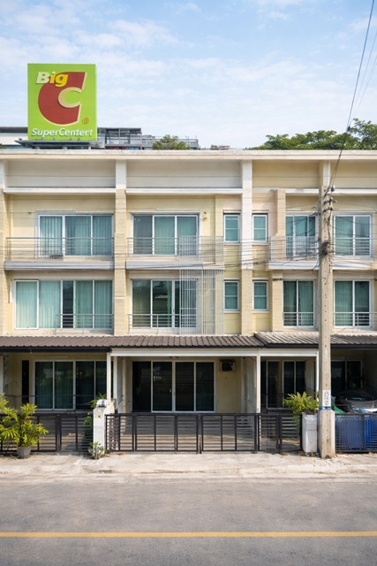ประชาอุทิศ ตลาดทุ่งครุ 800 ม.ทาวน์โฮม 3ชั้น 3นอน BIG C 3น้ำ 21ตร.ว. 252ตร.ม.รร.บูรณะศึกษา 900 ม. 14,998B-M.ย่านประชาอุทิศ ติดถนน 4 เลน บรรยากาศสงบ ปลอดภัย เหมาะอยู่อาศัย หรือโฮมออฟฟิศถ.ประชาอุทิศ 3-story townhome next to a 4-lane road. BIG C Pracha Uthit ThungKhru Market 800m. 3bed 3bath 21sq.wa. 252sq.m.  Near Burana Suksa School 900 m. 14,998B-M.  Quiet and safe atmosphere. Suitable for residence or home office.Pracha Uthit Road.ถนนประชาอุทิศ สุขสวัสดิ์ แขวงทุ่งครุ เขตทุ่งครุ กรุงเทพมหานครทาวน์โฮม 3 ชั้น ฟังก์ชันครบ 3 ห้องนอน 3 ห้อง�