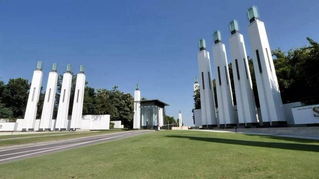 #สีวลีเลควิว #SereneLake #แม่เหียะ ขาย 9.9 ล้าน 84.8 ตรว. 5 นอน 4 น้ำ บ้านหลังใหญ่ พื้นที่กว้าง บรรยากาศดี  #หิ้วกระเป๋าพร้อมเข้าอยู่ได้เลยเนื้อที่ 84.8 ตร.วา5 ห้องนอน4 ห้องน้ำ4 ที่จอดรถราคา 9.9 ล้านบาทค่าใช้จ่ายวันโอนคนละครึ่งอยากได้อสังหาโซนไหน สอบถามเข้ามาได้เลยต้องการอสังหาแบบไหนที่ Northern Land Chiangmai เรามีครบ ครอบคลุม #ทั่วเชียงใหม่ ไม่ว่าจะเป็น#พูลวิลล่า #บ้านใหม่ #บ้านมือสอง #บ้านเ�