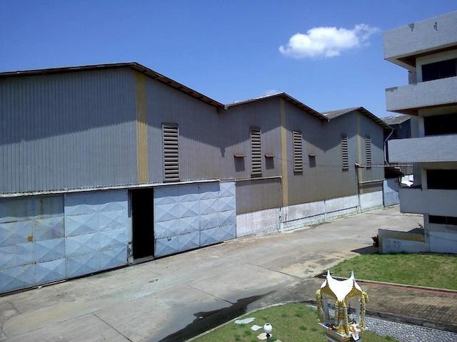 ให้เช่าโกดังริมถนนเศรษฐกิจ1 575ตร.ม เทศบาลอ้อมน้อยกระทุ่มแบนรถคอนเทนเนอร์เข้า-ออกได้ เหมาะสำหรับเก็บสินค้าและกระจายสินค้า เดินทางสะดวก ไม่ต้องเข้าซอย ( ให้เช่าเพื่อเก็บสินค้าเท่านั้น )ราคาเช่า 42,000 บาท / เดือน ( ไม่จำกัดระยะเวลาเช่า ประกัน 1 เดือน ล่วงหน้า 1 เดือน )ที่ตั้ง ถนนเศรษฐกิจ 1 เทศบาลนครอ้อมน้อย อำเภอกระทุ่มแบน จังหวัดสมุทรสาครติดต่อ : คุณภัสพงณ์ 0634098164Line : bin