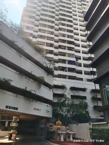 ขายอาคารสำนักงาน 2 ห้อง ตั้งอยู่ที่ ชั้น 2 อาคารสราญใจแมนชั่นห้องเลขที่ 17/3 ขนาดเนื้อที่ 179.89 ตรม. รูปแปลนห้องเป็นสี่เหลี่ยม 2 ชิ้นต่อกัน ระยะความสูงจากพื้นถึงเพดาน 2.7 เมตรห้องตกแต่งแล้ว กั้นห้องย่อยไว้พร้อมใช้งาน วิวมองเห็น สระว่ายน้ำ และถนนทางเข้าโครงการ ซื้อห้องนี้สร้างรายได้ทันที มีผู้เช่าบริษัทต่างชาติ ค่าเช่าเดือนละ 40,000 บาทราคาขาย  10.9 ล้านบาท หรือ 60,592 บาท �