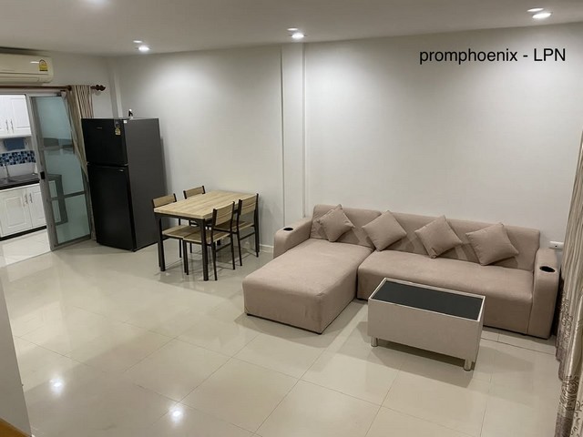 ขายบ้านเดี่ยว บางนา กม2 ใกล้ไบเทค บางนา 112 ตารางวา หน้ากว้าง สวย บรรยากาศดี ด่วนสนใจติดต่อ 061-624-7988.ต้องการขายบ้านเดี่ยว ขนาด 112 ตารางวาหน้ากว้าง 26*17 เมตรตัวบ้านขายตามสภาพ เหมาะสำหรับปรับปรุงหรือต้องการสร้างใหม่.สภาพแวดล้อมดี เป็นบ้านเดี่ยวโดยรอบใกล้ถนนบางนาตราด แค่ 500 เมตรถนนหน้าบ้านกว้าง เป็นซอยเดินรถทางเดียว ไม่วุ่นวาย ไม่มีปัญหาที่จอดรถมี รปภ. 24 ชม..สถานที่ใ