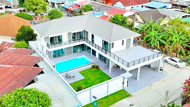 พื้นที่ใช้สอย 130 ตร.ว.450 ตร.ม.149,999 B-M.พระประภานิมิตร 5-11 บ้านหรู พร้อมสระว่ายน้ำส่วนตัว 5 นอน 6 น้ำ ใกล้ตลาดหนองปรือ 700 ม.บ้านใหม่ เฟอร์นิเจอร์ครบ เหมาะอยู่อาศัย บ้านพักตากอากาศ หรือทำธุรกิจปล่อยเช่า  ใกล้พัทยา ดอลฟินาเรียม 1.7 กม. สนามไดร์ฟกอล์ฟ เดินทางสะดวก ใกล้ถนนสุขุมวิท เชื่อมต่อพัทยากลาง พัทยาใต้ และแหล่งท่องเที่ยวสำคัญPhra Praphanimit 5-11 Luxury house with private pool 5 bed 6 bath 700 m. from Nong Prue Market land size 130 sq.wa. usable 