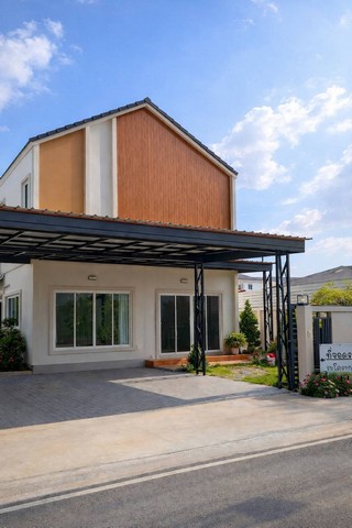 บ้านเดี่ยวก่อฉาบ สังคมส่วนตัว 2 หลังสุดท้าย!!60 ตร.วา | 5.4 ล้านบาททั้งโครงการมีเพียง 9 หลังเท่านั้น . (ไม่มีค่าส่วนกลาง)แบบบ้าน Chic minimal house พระเงิน-บางใหญ่บ้านเดี่ยว 2 ชั้น ก่อฉาบ แข็งแรงสไตล์มินิมอล โปร่ง โล่ง อยู่สบาย3 ห้องนอน • 3 ห้องน้ำ • 1 ห้องอเนกประสงค์ (ห้องทำงาน / ห้องผู้สูงอายุ) • 2 ที่จอดรถขนาดที่ดินประมาณ 60–62 ตารางวาทำเลศักยภาพ เดินทางสะดวก•ใกล้รถไฟฟ้า•ใกล้ตลาดบา�