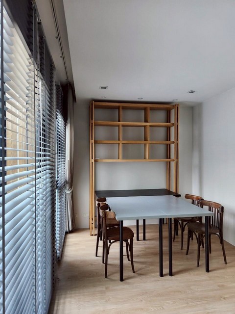 ขายทาวโฮมส์ 3.5 ชั้น โครงการ อาร์เด้น ถนนพัฒนาการ 20 หลังมุม ติดพื้นที่สวน หน้าบ้านทิศใต้ ใกล้ทางด่วน ใกล้เอกมัย ทองหล่อ *** ราคาขาย 14.9 ล้านบาทติดต่อ:: ชยา  โทร/ID Line:: 0942823961   Link Line:: https://line.me/ti/p/3xFA1An8Kcรหัส# T26-370ทาวโฮมส์ 3.5 ชั้น โครงการ อาร์เด้น พัฒนาการ ซอย 20 หลังมุมหลังแรก ติดพื้นที่สวน เนื้อที่ดิน 31.30 ตารางวา พื้นที่ใช้สอย 185 ตารางเมตรมีชั้นลอยโถงสูง3 ห้องนอน 3 ห้องน้ำ ที่จอดรถได้ 2 คันมีบ�