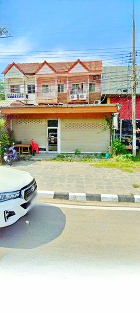 ติดถนนนครสวรรค์ Makroมหาสารคาม 1.13กม.ตลาดต้นสน 500 ม.ขาย-เช่าอาคารพาณิชย์ 3 ชั้น 9 นอน 6 น้ำ 2 คูหา พื้นที่ใช้สอย 25 ตร.ว. 300 ตร.ม. 27,999 B-M.ขาย 7.99 ลบ.  ใกล้ม.การกีฬาแห่งชาติ มหาสารคาม 200 ม. เหมาะสำหรับอยู่อาศัย สำนักงาน หรือเปิดธุรกิจ เดินทางสะดวก ในย่านชุมชน และสถานศึกษาMakro MahaSarakham 1.13km. TonSon Market 500m. 3-story commercial building for sale/rent 9 bed 6 bath 2 units 25 sq.wa. 300 sq.m. usable area 27,999 THB/month Sale price 7.99 million THB Located on Nakhon Sawan Road in the heart of Maha Sarakham city 200 m. from National Sports University Maha Sarakham Suitable for res