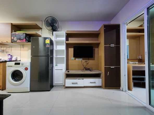 คอนโดให้เช่า เมโทรพาร์ค สาทร ชั้น 5 ขนาด 31 ตรม ห้องสภาพดีมาก วิวสระ พร้อมเครื่องซักผ้า*** ราคาเช่า 6,900 บาท เท่านั้น *** วิวสระ พร้อมเครื่องซักผ้า*** สนใจติดต่อ 089-175-6462 ***รายละเอียด (C2-0513)- ห้องชุดอยู่ ชั้น 5 ขนาด 31 ตร.ม. ขนาด 1 ห้องนอน, 1 ห้องน้ำ ตกแต่งพร้อมอยู่- มีเฟอร์นิเจอร์ครบ เตียงนอน พร้อมตู้เสื้อผ้า โชฟา โต๊ะกลาง- เครื่องใช้ไฟฟ้า ทีวี ตู้เย็น, เครื่องทำน้ำอุ่น, แอร์, เครื่องซั�