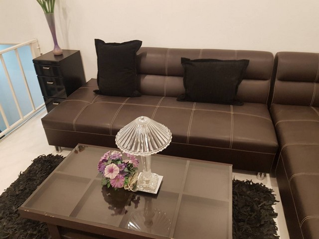 เซ้ง-ขาย กิจการสถานีวิทยุชุมชน FM นนทบุรี 250000 บาท เช่า 20000บาท  หนังสืออนุญาตถูกต้องชัดเจน ดำเนินการออกอากาศ  ON AIR ได้เลย สามารถย้ายที่ตั้งในย่านนทบุรีและบริเวณใกล้เคียง  ออกอากาศได้อย่างถูกต้องตามหนังสืออนุญาต ขายเซ้งพร้อมเครื่องส่ง 500 วัตต์ เสาส่งวิทยุ 30เมตร สายสัญญาณ เบย์เซลคูร่าเขาควาย 4ชุด คอม มิกเซอร์ เครื่องLeonics UPS with stabilizer ไมค์พร้อมหูฟัง สายHadiac หรือสนใจซื้อเฉพ�