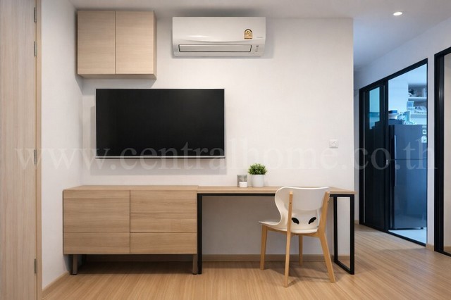 รหัสทรัพย์ : 7030คอนโด ชีวาทัย ฮอลล์มาร์ค ลาดพร้าว โชคชัย 4 (เฟส 1) สภาพดี พร้อมอยู่ที่ตั้ง : ถนนสังคมสงเคราะห์ แขวงสะพานสอง เขตวังทองหลาง กรุงเทพมหานคร 10310รายละเอียดทรัพย์- พัฒนาโครงการ โดย&nbsp;บริษัท ชีวาทัย จำกัด (มหาชน)- คอนโด Low Rise 8&nbsp;ชั้น 2 อาคาร 434&nbsp;ยูนิต&nbsp;และร้านค้า 1 ยูนิต&nbsp;-&nbsp;ห้องขนาด 31.69 ตารางเมตร เพดานห้องสูง 2.45 เมตร เป็นแบบห้อง&nbsp;1 Bedroom Type B&nbsp;- ห้องอยู่อาคาร A มีทั้งหมด 217 ยู�