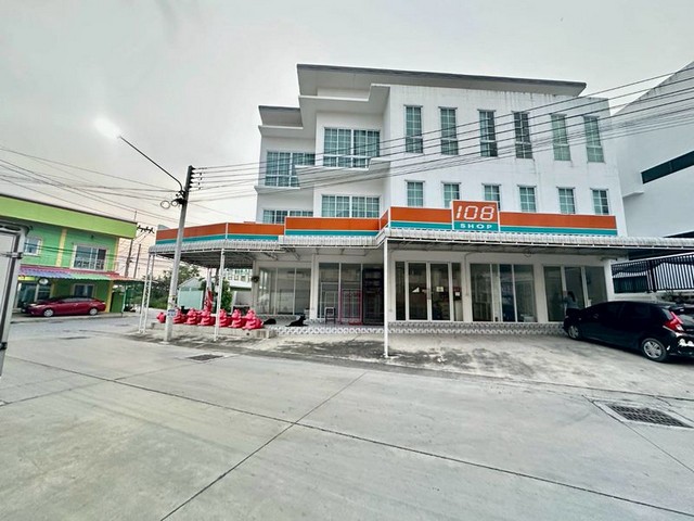 เช่าและขาย : โฮมออฟฟิศ 3ชั้น #เปิดคาเฟ่ร้านอาหารได้ #ทำโฮมออฟฟิศได้ ทำเลดี ใกล้อมตะฯ ใกล้เมือง ใกล้ทะเล ต.หนองไม้แดง อ.เมือง จ.ชลบุรี❤️‍????ขาย 16.5ล้าน (ค่าใช้จ่าย ณ กรมที่ดิน50/50) *ต่อรองได้*❤️‍????เช่าทั้งตึก3ชั้นเดือนละ 50,000บาท❤️‍????- มัดจำ 2เดือน- ค่าเช่าล่วงหน้า 1เดือน- สัญญาขั้นต่ำ 1ปี????จดทะเบียนบริษัทได้????รายละเอียด: โฮมออฟฟิศ3ชั้น - 4ห้องนอน 5ห้องน้ำ  - มีโต้ะทำงานให้  - แอร์ 10