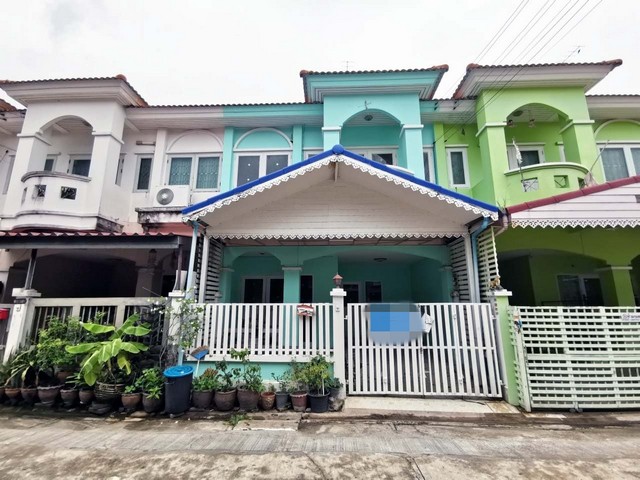  รหัสทรัพย์ (Code ID) :  PTT-26-P00296  ราคา  1,380,000 บาท (ราคาต่อรองได้) ▸ เนื้อที่   24 ตร.ว พื้นที่ใช้สอย 155 ตารางเมตร   ▸ - ห้องนอน - ห้องน้ำ    ▸ 1 ที่จอดรถ  ทาวน์เฮ้าส์หันไปทางทิศ   พิกัดทรัพย์ :   https://maps.app.goo.gl/jdcvpwr7j1wqdQt5A  สถานที่ใกล้เคียง ▸ใกล้แม็คโคร สาขาบางบัวทอง ▸ใกล้บิ๊กซี ซูเปอร์เซ็นเตอร์ ไทรน้อย ▸ใกล้โรงพยาบาลบางบัวทอง ▸ใกล้เทศบาลเมืองใหม่บางบัวทอง  สอบถามเพิ่มเติม / นัดชม โทร. 097-419-5982(พลอย) โทร. 096-9