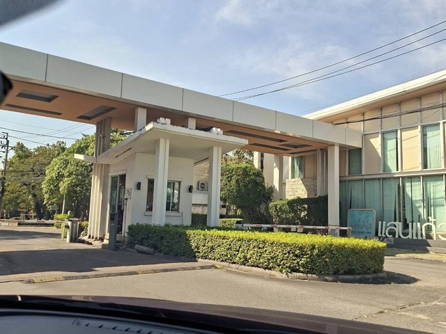 ให้เช่าบ้านเดี่ยว 2 ชั้น หมู่บ้านพฤกษาปูริ ซอยกิ่งแก้ว 37 พร้อมอยู่ ทำเลดี วิวสวนหลังมุม เป็นส่วนตัว ใกล้สนามบินสุวรรณภูมิ *** ราคาเช่า 40,000 บาท/เดือน ติดต่อ::  ชยา โทร/ID Line:: 0942823961   Link Line:: https://line.me/ti/p/3xFA1An8Kcรหัส# T26-314บ้านเดี่ยว 2 ชั้น หมู่บ้านพฤกษาปูริ ซอยกิ่งแก้ว 37 พร้อมอยู่ ทำเลดี วิวสวนหลังมุม เป็นส่วนตัว เนื้อที่ 58 ตร.วา- 3 ห้องนอน 2 ห้องน้ำ - ที่จอดรถ 2 คัน (ในบ้าน 1 , หน้าบ้าน 1)- ห้องโถง & �