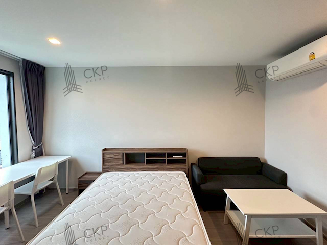 ขาย คอนโด Life Ladprao ติด BTS ห้าแยกลาดพร้าว เดินเพียงไม่กี่ก้าวถึงรถไฟฟ้า ใจกลางจุดตัดรถไฟฟ้า 2 สาย ทำเลศักยภาพสูงของกรุงเทพฯ | รหัส 93337 แขวงจอมพล เขตจตุจักร กรุงเทพฯ ติดต่อสอบถามได้ค่ะรายละเอียด (Description)- ขนาด 27.53 ตร.ม.- อยู่ชั้นที่ 24 อาคาร B- 1 ห้องนอน 1 ห้องน้ำ- ขายพร้อมผู้เช่า เหมาะสำหรับการลงทุน- ห้องกั้นสัดส่วนชัดเจน แยกครัวและโซนพักผ่อน- ห้องน้ำแยกโซนแห้ง–เปียก- มีโต๊ะทำ�