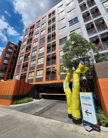 ขาย คอนโด เดอะ มูฟ บางนา...................................................................ที่ตั้ง : โครงการอยู่ในซอยบางนา-ตราด 37  ต.บางแก้ว อ.บางพลี จ.สมุทรปราการ ...................................................................รหัสทรัพย์ BB2N-0023รายละเอียดทรัพย์- ขนาด 25.19 ตรม.- Fully Furnished ห้องแต่งครบ พร้อมอยู่- ชั้นที่ 7 - วิว สระน้ำ- แบบห้อง 1 ห้องนอน 1 ห้องน้ำ- เครื่องซักผ้าฝาหน้า- ไมโครเวฟ- ตู้เย็น- เครื่องทำน้ำอุ่น- ทีวี- โซฟา- ตู้เสื้อผ้า- เคาเตอร์ครัวบิวท์อิน- 