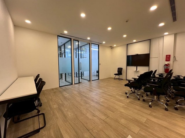 RPJ588ให้เช่าสำนักงาน 3ชั้น ใกล้บีทีเอสอุดมสุข 6 ห้องนอน · 6 ห้องน้ำ อุดมสุข 31 บางจาก Sukhumvit 103 ใกล้ BTS อุดมสุข สายสีเขียวเนื้อที่ประมาณ39 ตร.ว. สนใจติดต่อคุณเจี๊ยบ 092-851-6969Line keti2522 ให้เช่า 120,000.บาท/เดือน สัญญาขั้นต่ำ3ปี  ซอย อุดมสุข 31 แขวงบางจาก เขตพระโขนง กรุงเทพมหานคร 10260ขนาดตึก: 6.5m x 24mพื้นที่รวม: 351 ตรม.พื้นที่โกดัง: 117 ตรม.พื้นที่ออฟิส: 234 ตรม. 24/7 รปภ. มีที่จอดรถ ไฟฟ้า 100 amp (3 phase 4 wires with option to expand) สนใจติด�