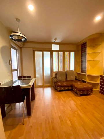 ขายคอนโด Lumpini Ville Ramkhamhaeng 44ทำเลทอง ติดถนนรามคำแหง ไม่ต้องเข้าซอยอาคาร A ชั้น 141 ห้องนอน | 1 ห้องน้ำ | ห้องนั่งเล่น | ครัวแยกขนาด 30.05 ตร.ม.จอดรถฟรี 1 คันแถมครบ พร้อมอยู่เตียง 5 ฟุต + ที่นอนตู้เสื้อผ้า / โต๊ะเครื่องแป้ง / โต๊ะวางทีวีครัวบิวท์อินแอร์ 2 เครื่องเครื่องทำน้ำอุ่น / ตู้เย็นส่วนกลางครบสระว่ายน้ำ | ฟิตเนส | สวนพักผ่อนทำเลศักยภาพ ใกล้• The Mall Bangkapi• Makro Ladprao• Ramkhamhaeng Hospital• Ramkhamhaeng University• NIDAเดิน