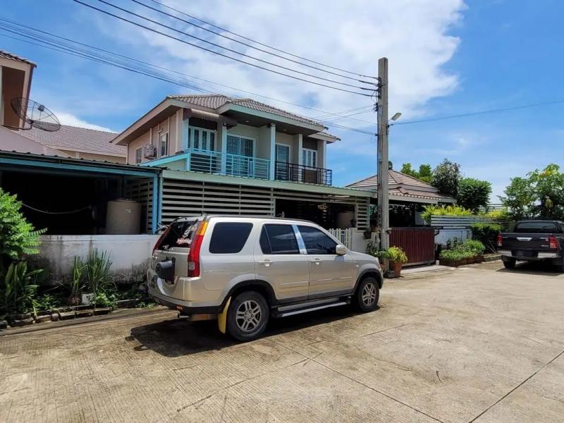  ขาย บ้านเดี่ยว/ทาวน์เฮ้าส์/คอนโด โครงการ ขาย ทาวน์เฮ้าส์ ทรัพย์มั่นคง เฟส 5 บางบ่อ  ถนน เทศบาล ตำบล บางบ่อ อำเภอ บางบ่อ สมุทรปราการ  ราคาโปรโมชั่น   2,175,000     บาท    ลดจาก 2,420,000    บาท ราคาโปรโมชั่นตั้งแต่วันที่  2 มีนาคม - 31 พฤษภาคม 2569  รายละเอียดทรัพย์ -  เนื้อที่ 31.50 ตร.ว.  พื้นที่ใช้สอย 79.64 ตร.ม. -  บ้านหันไปทางทิศ  เหนือ  พิกัดทรัพย์ : https://maps.app.goo.gl/6rn5wJGRcpztWQKT6  สถานที่ใกล้เคียง   -โรงพยาบาลบางบ่อ4.7