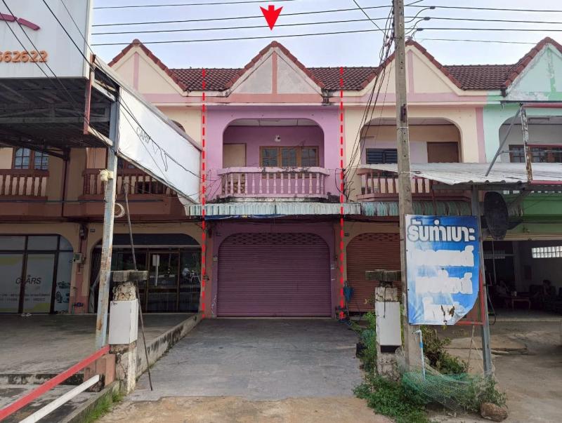   ขาย บ้านเดี่ยว/ทาวน์เฮ้าส์/คอนโด โครงการ  ขาย อาคารพาณิชย์ สายเลี่ยงเมือง ยโสธร  ถนน สายเลี่ยงเมืองยโสธร(ทล.292) ตำบล ในเมือง อำเภอ เมืองยโสธร จังหวัด ยโสธร  ราคาโปรโมชั่น     2,132,000             บาท    ลดจาก    2,420,000          บาท ราคาโปรโมชั่นตั้งแต่วันที่  2 มีนาคม - 31 พฤษภาคม 2569  รายละเอียดทรัพย์  -  เนื้อที่ 22.00 ตร.ว. พื้นที่ใช้สอย 120 ตร.ม.  -  1 ที่จอดรถ   -  บ้านหันไปทางทิศ ตะวันตกเฉียงเหนือ   พิกัดทรัพ